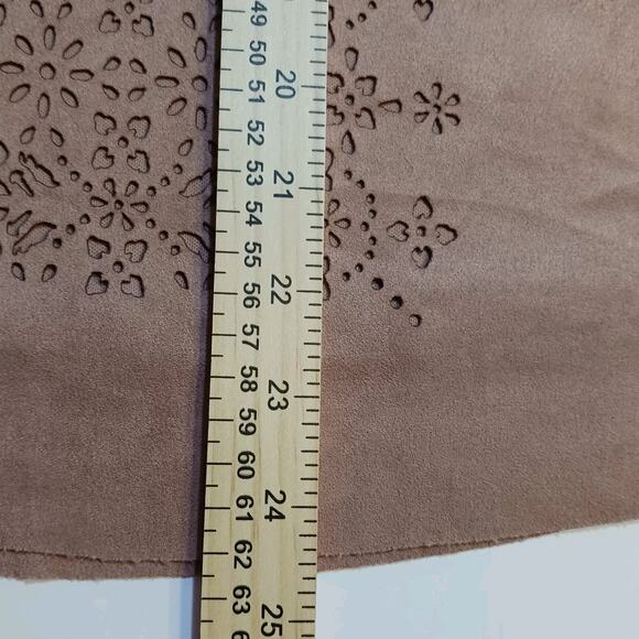 Taylor & Sage Halter Women's Medium Faux Suede Mauve Laser Cut Eyelet Tank - Picture 13 of 13